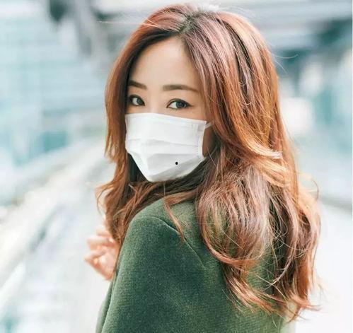 戴口罩爆料女的是谁啊视频,视频背后的真相与争议  第2张