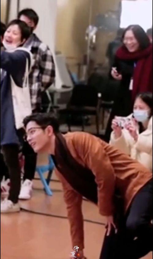 吃瓜花絮电视剧免费观看,揭秘热门电视剧幕后故事，免费观看精彩瞬间